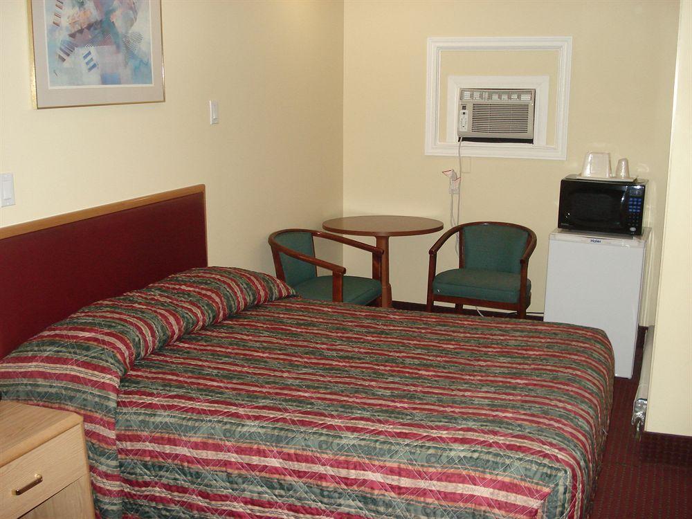Lincoln Motel Sturgeon Falls Eksteriør billede