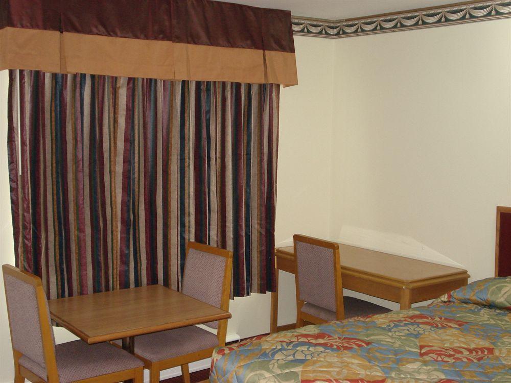 Lincoln Motel Sturgeon Falls Eksteriør billede