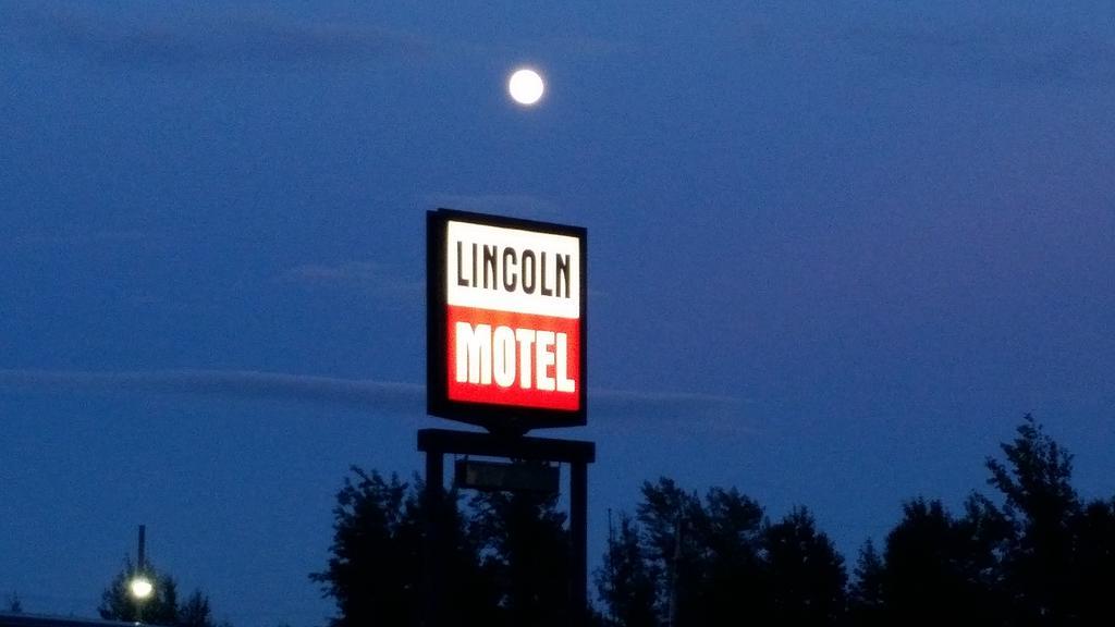 Lincoln Motel Sturgeon Falls Eksteriør billede