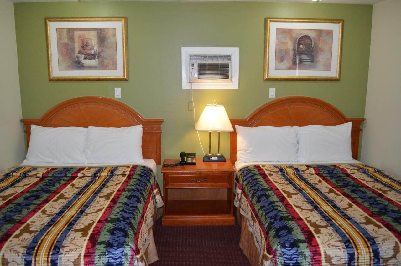 Lincoln Motel Sturgeon Falls Eksteriør billede
