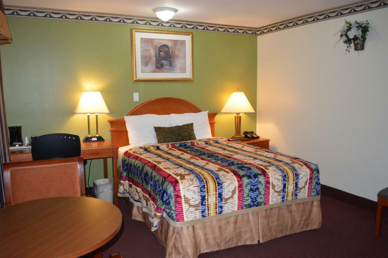Lincoln Motel Sturgeon Falls Eksteriør billede