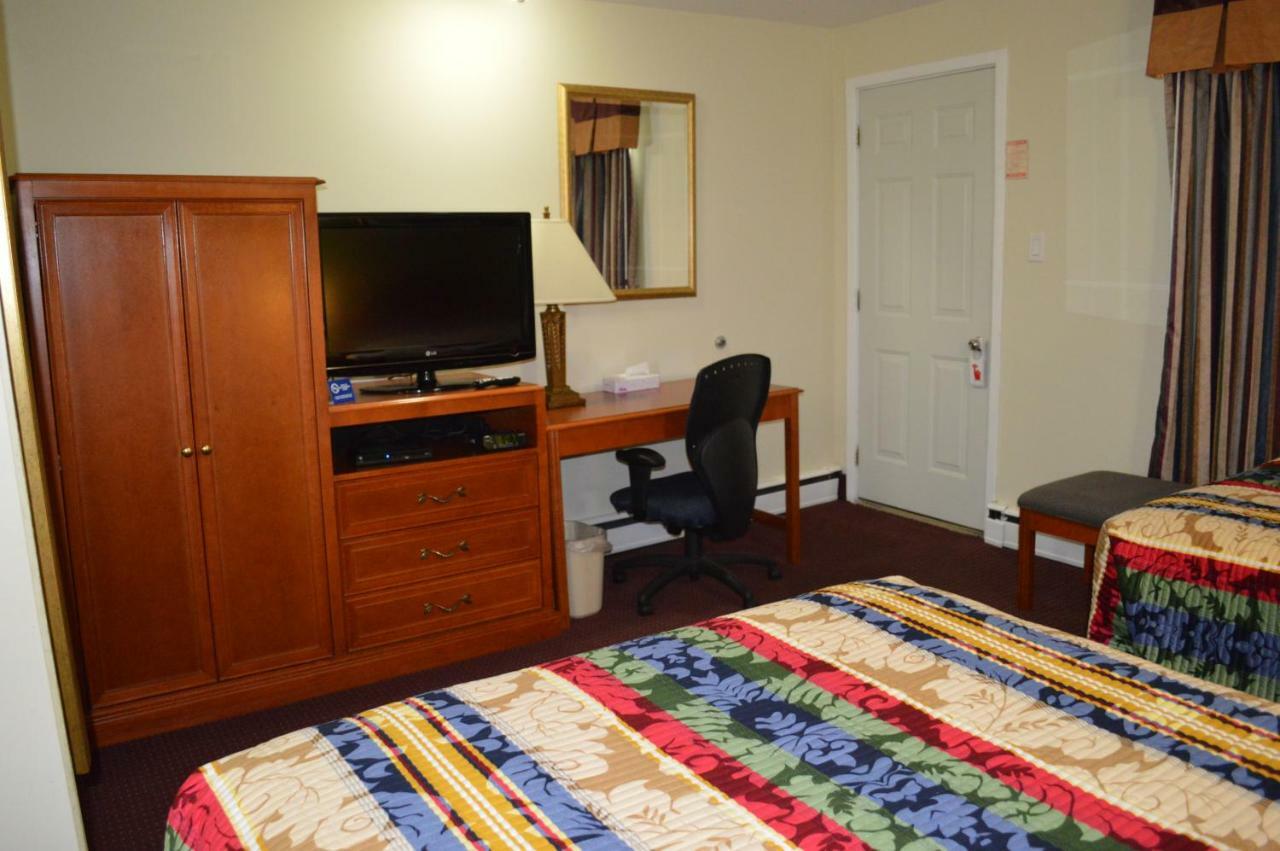 Lincoln Motel Sturgeon Falls Eksteriør billede
